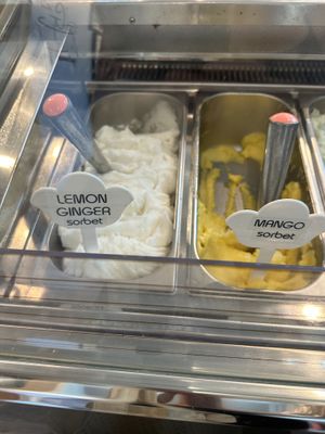 Lemon and mango  at Gelato Joy Cafe in Wellfleet