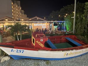 Outsidee #Veganuary at Fisherman's Hut Aruba in Noord