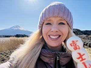 Eating dango whilst taking in breathtaking views of Mount Fuji 🗻   at Dango Mt Fuji - だんご富士山 in Fujikawaguchiko