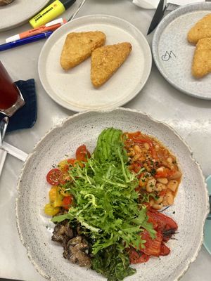 Big breakfast & hash browns  at DPS - Wolfgang Puck  in Tuban