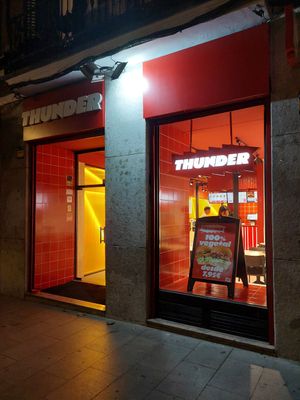 Exterior at night at Thunder Vegan - La Latina  in Madrid