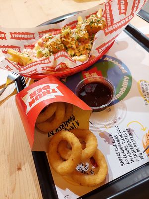 Prawn fries and onion rings #Veganuary at Thunder Vegan - La Latina  in Madrid