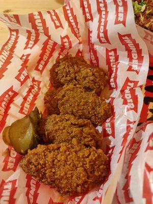 alitas de "pollo" picantes at Thunder Vegan - La Latina  in Madrid