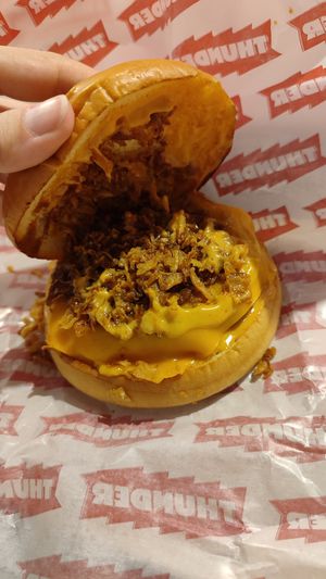 pulled pork (limitada) at Thunder Vegan - La Latina  in Madrid