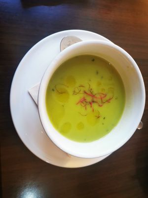 Vegan pea cream soup at Vasmacska KávéZoo in Budapest