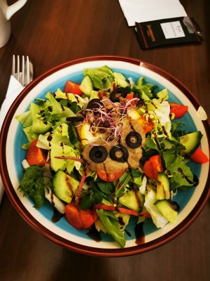 Green salad with vegan "tuna" pâté at Vasmacska KávéZoo in Budapest
