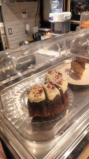 Cakes at Vaji Spice in Tokyo