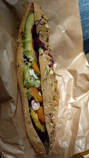 avocado hummus sandwich 5,20€ (not good) at Ida & Frida - Kiosk in Dusseldorf