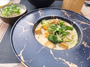 Groene curry met noodles at Better than Hungry - Antwerp in Antwerpen