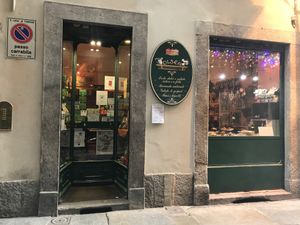 Entrance at Torteria Olsen in Turin