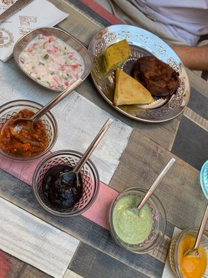 Starters and sauces at LunchBox in Beaune