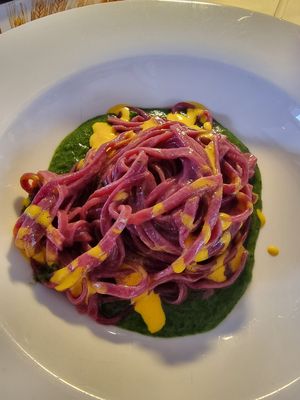 Legacci with red turnip on arugula cream with coconut and saffron dressing at Ristorante dei Poeti in Sirmione