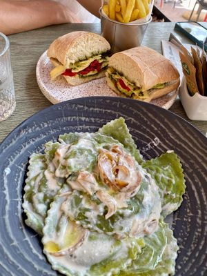  at Ta' Ċetta Brasserie in Ir-rabat Ghawdex