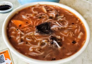 sarawak Cao Zai bee hoon soup, taste slightly sour at Bao Bao Ais Kacang 2 宝宝红豆冰2 in Kuching
