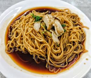 Black kampua mee, the brooth was nice at Bao Bao Ais Kacang 2 宝宝红豆冰2 in Kuching