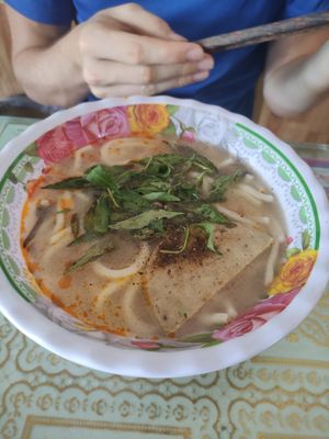 Thick noodles soup at Loving Hut - Bien Tinh Thuong in Da Nang
