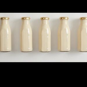 Leches vegetales. Soya

1 litro.  $13000

250 ml. $4000 at Nutri Vegan in Buga