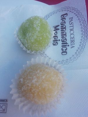 Palline all'arancia e al pistacchio at Pasticceria Maria Grammatico in Erice