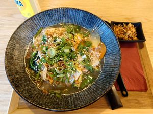 Gemüsebrühe Schärfe 2 at Bowl Maker Society in Cologne