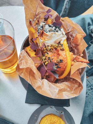 [May 2023] Mideast (vegetarian) - Dolmades aioli, sambal & onion chutney, capers, peperoncini, oxalis. at Pom Friterie in Stockholm