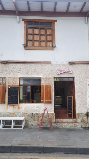 Colab. Heladeria artesanal Cremusa y Pasteleria y repostería creativa Mz Pastry Lab. at Mz Pastry Lab in Cuenca