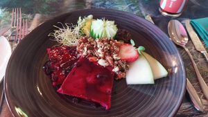 Voorgerecht: bietjespaté met o.a. couscous at Mondani in Lochem