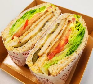 Food (Photo by Yising Tsai) at Hsiang De Temple - 祥德寺 in Hong Kong Island