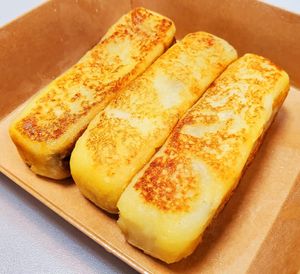 Food (Photo by Yising Tsai) at Hsiang De Temple - 祥德寺 in Hong Kong Island