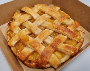 Food (Photo by Yising Tsai) at Hsiang De Temple - 祥德寺 in Hong Kong Island