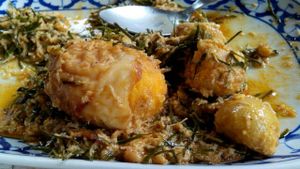 香辣炸蛋 at Baan Chey - บ้านเจ in Nan