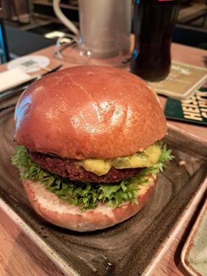 Erbsenkönigin mit brioche at Hans im Glück in Wuppertal
