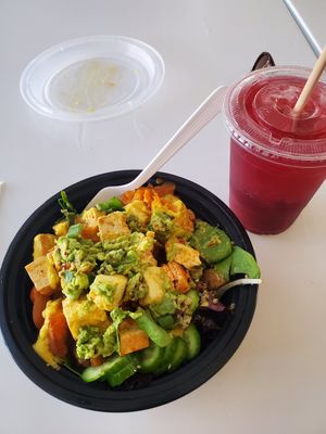 Earthy Bowl and fruit tea at Fresh Cafe in Escondido