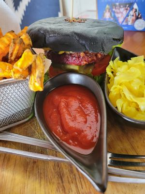Beet burger and fries 👍 at Orion Cafe in Koh Phangan