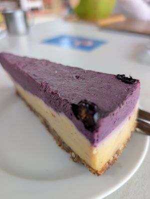 Blueberry cheesecake at Orion Cafe in Koh Phangan