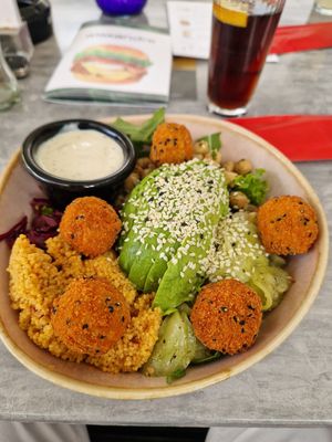 Falafel Bowl at Alexandre in Reutlingen