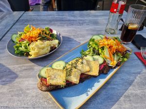 Small Salad / Beetroot Bread with Tofu at Alexandre in Reutlingen