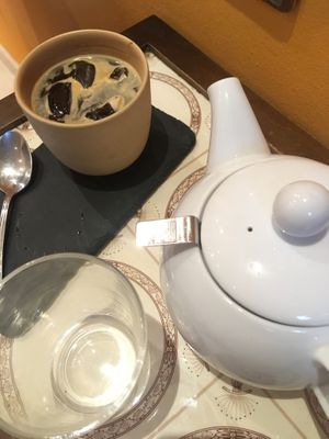 Iced Americano und Hexentee  at aevvergreen in Cologne