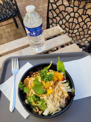 Kailua Bolw at Les Bols de Fanny in Perigueux