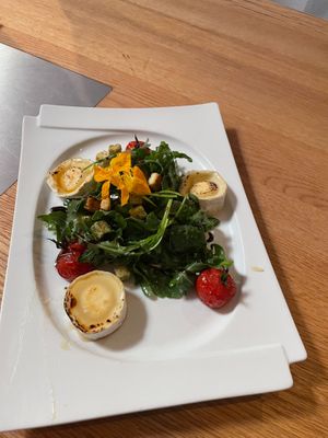 gratinierte Ziegenkäsetaler at Restaurant Kastell in Sulz Am Neckar