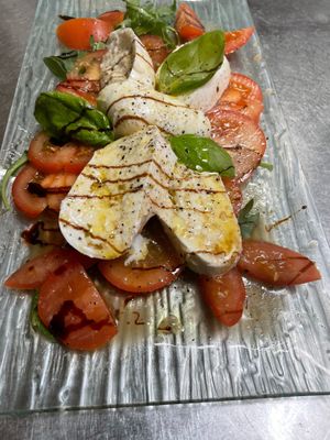 Salat Caprese at Restaurant Kastell in Sulz Am Neckar