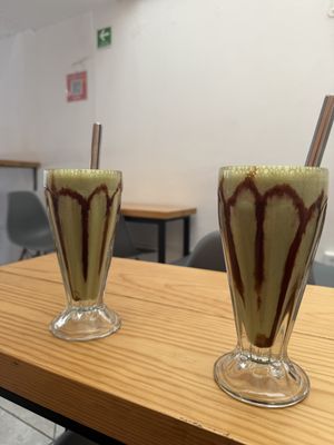 Malteada de matcha  at Melo's in Toluca