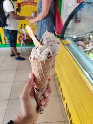 Vegan chocobanano and cone at Panna e Cioccolato Puerto Morelos in Puerto Morelos