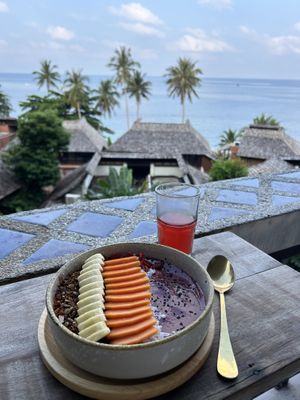 Vegan smoothiebowl  at PRANA Cafe Holistic Food in Koh Tao