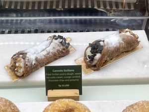 All yr fav Italian pastries are here 😋 at Plant Bistro in Ubud