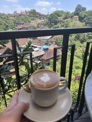 Overheerlijke cappuccino   at Plant Bistro in Ubud