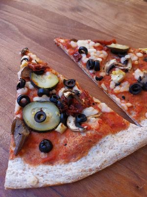 Vegetarian Pizza with vegan cheese at Pizza Piccolino in Gyor