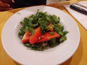 Tomato arugula salad for 6 eur at Trattoria Da Leo in Lucca