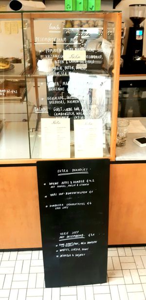 Suggestions on the bar at Foelie in Antwerpen