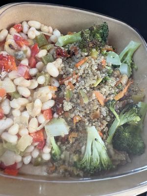Legumes & quinoa  at La Carmanyola in Girona