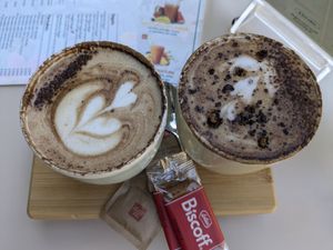 Cappuccino with plant milk at Bali Coffee & Brunch in Girona